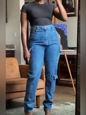 Fashion Nova Tall Straight Leg Cargo Jeans Medium Blue Wash Scrunch Back, Size 7